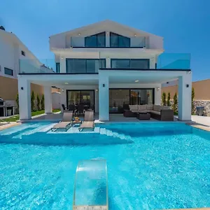 La Marbella Villa