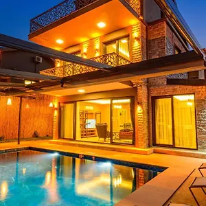Soeguet 4 - 4 Bedroom With Jacuzzi In Villa